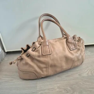 Sac à main beige en cuir Caroll